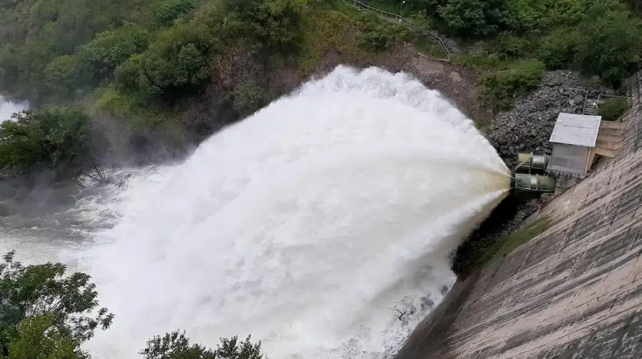 cola de la novia del dique san roque en carlos paz