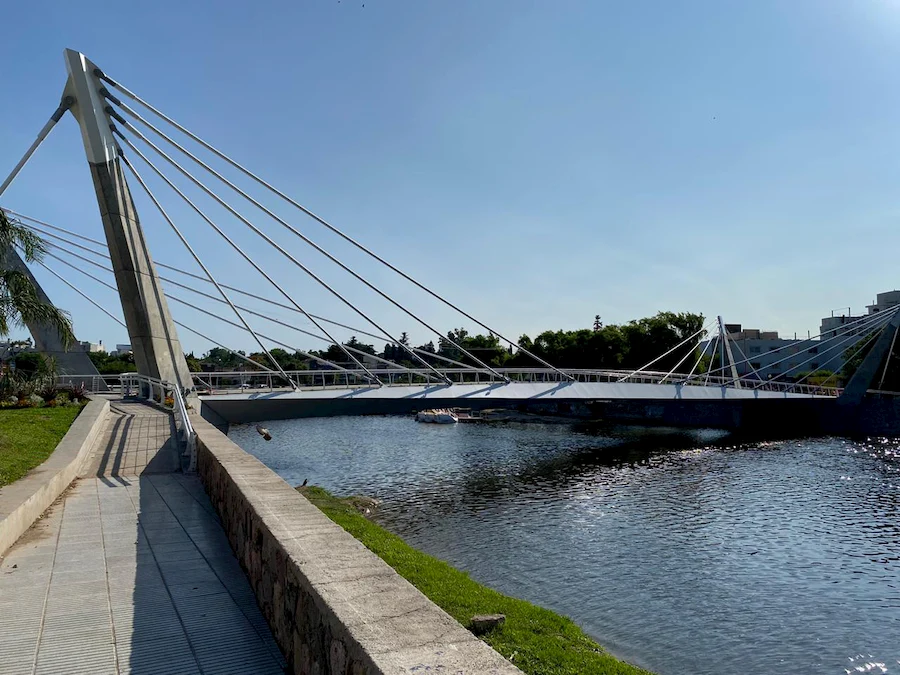 puente peatonal centenario de villa carlos paz